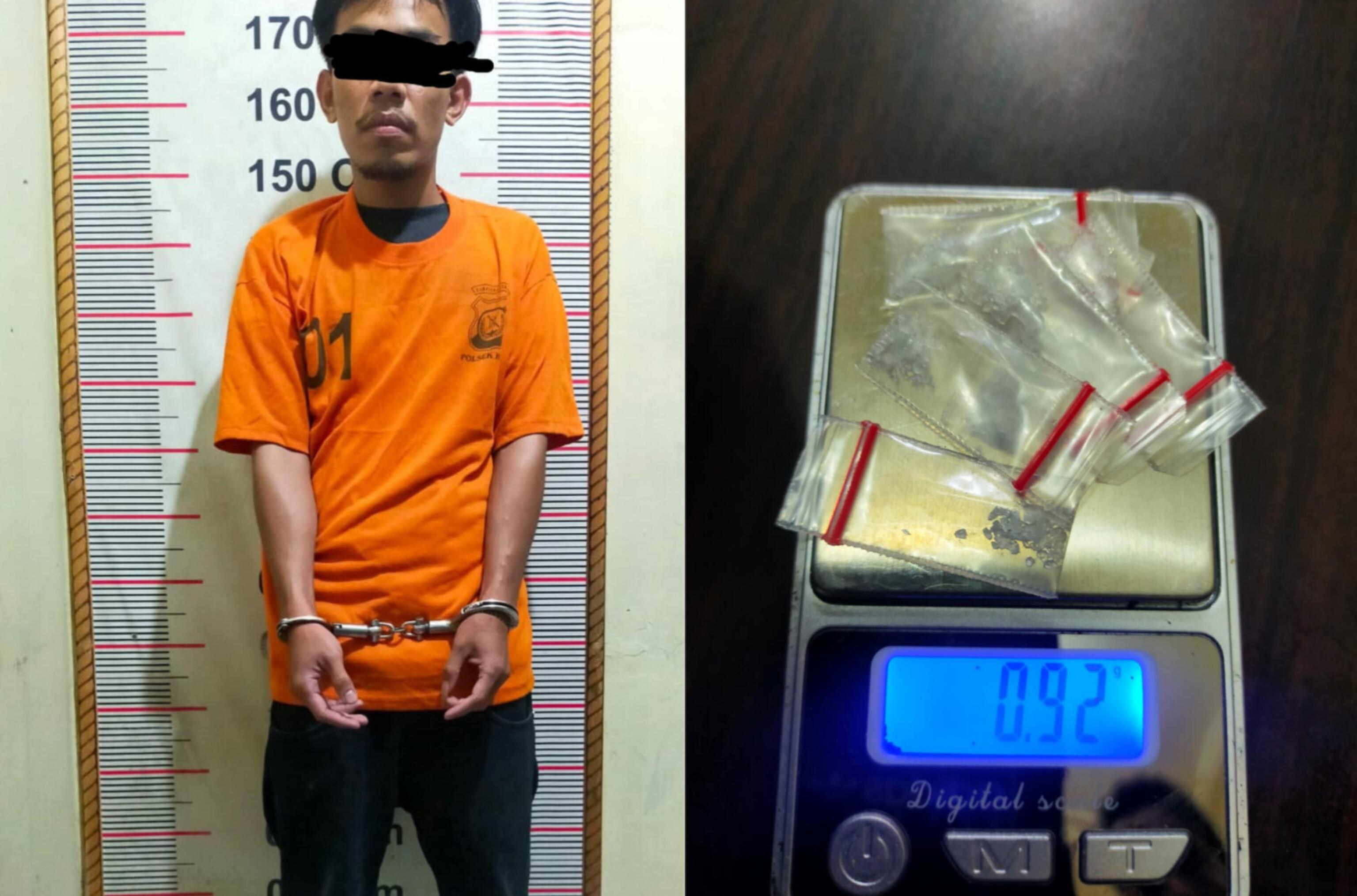 Pelaku-dan-barang-bukti-sabu-saat-diamankan-polisi-di-kediamannnya.jpg