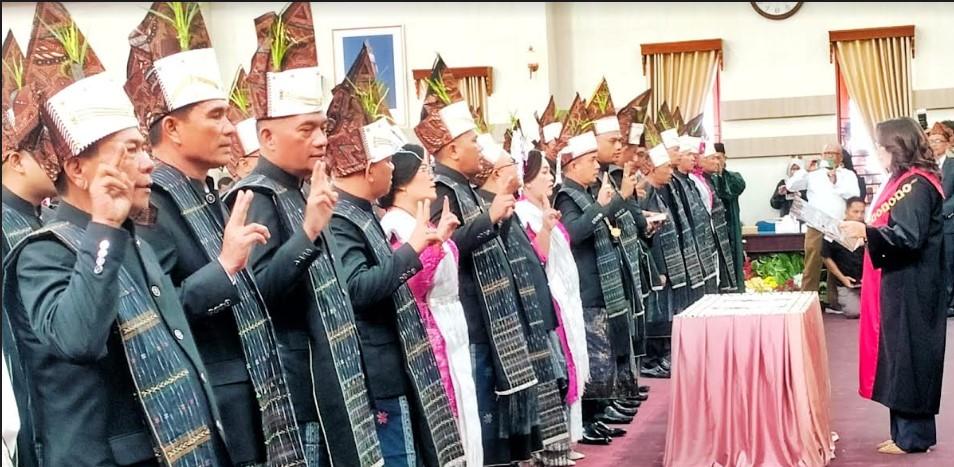 Pelantikan-50-orang-Anggota-DPRD-Simalungun-Masa-Jabatan-2024-2029_.jpg