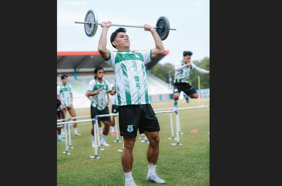 Pemain-PSMS-Medan-melakukan-recovery-training-di-Stadion-Mini-Disporasu.jpg