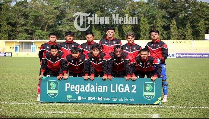 Pemain-Sada-Sumut-FC-berfoto-bersama-sebelum-laga-dimulai-melawan-PSDS-Deliserdang.jpg