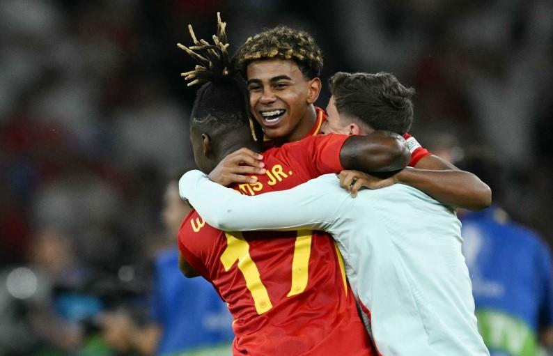 Pemain-Tim-Nasional-Spanyol-Lamine-Yamal_Spanyol_.jpg
