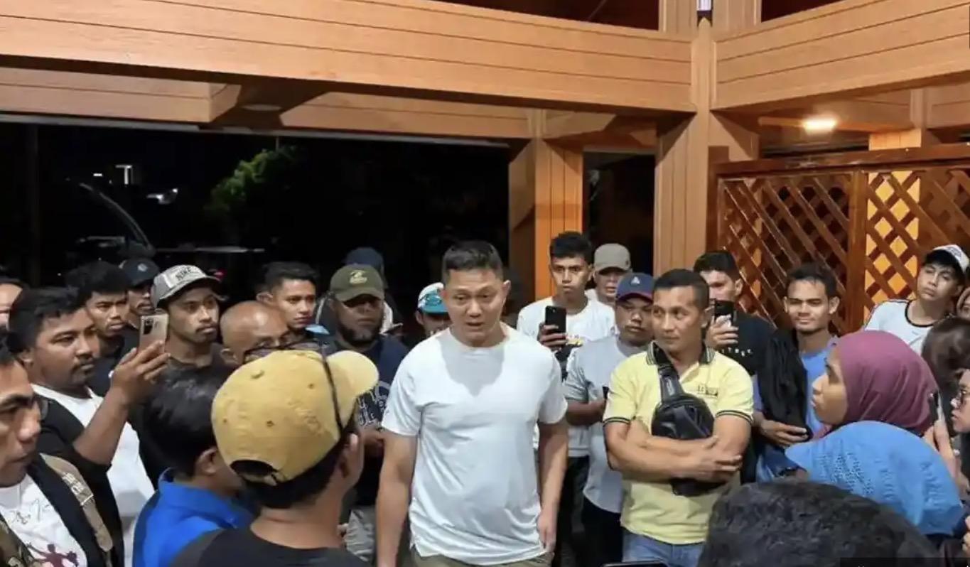 Pembubaran-film-pesat-babi.jpg