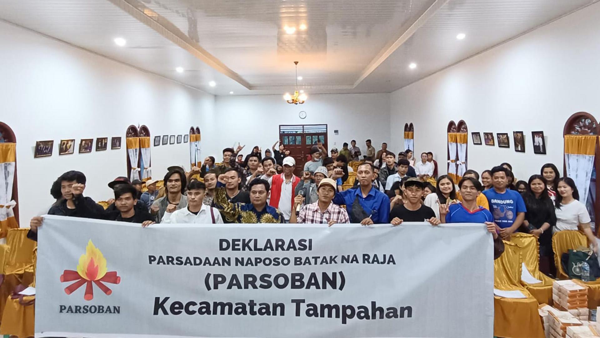 Pemuda-Milenial-Parsoban-Tampahan-Dukung-Ir-Poltak-Sitorus-Menjadi-Bupati-Toba-2024-2029.jpg