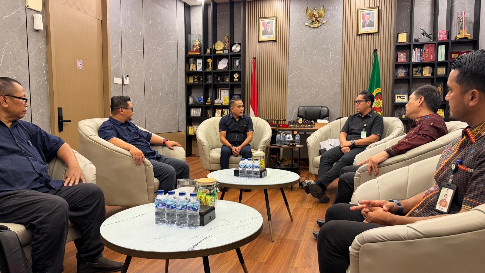 Rico Waas Minta Jurnalis Jadi Jembatan Pemerintah dan Masyarakat - Tribun-medan.com
