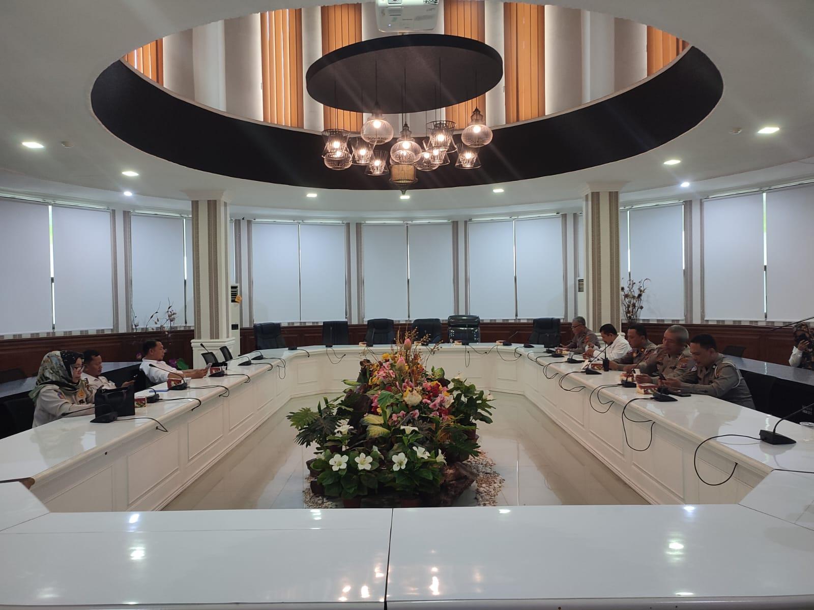 Personel-Polres-Tanjungbala-melakukan-rapat-koordinasi-ki87.jpg