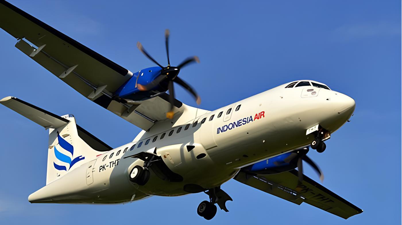 Pesawat-ATR-42-500-milik-Indonesia-Air-Transport-IAT.jpg