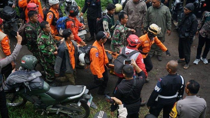 Petugas-Gabungan-Berhasil-Evakuasi.jpg