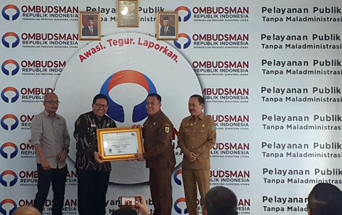 Piagam-Penghargaan-Predikat-Penilaian-Kepatuhan-Penyelenggaraan-Pelayanan-Publik.jpg
