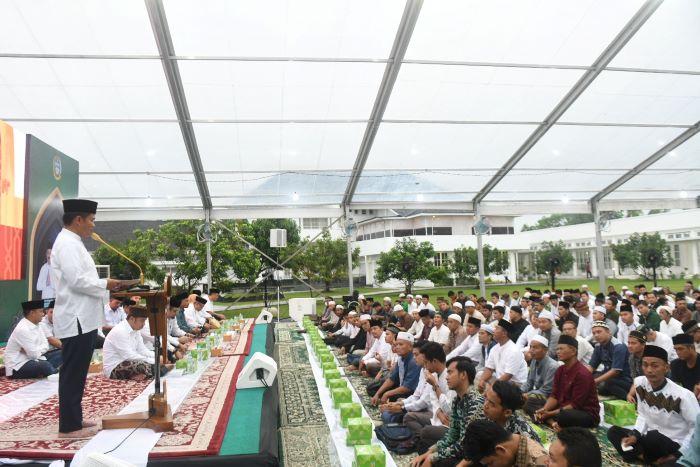 Pj-Gubernur-Sumut-Buka-Puasa-Bersama-Marbot-Masjid.jpg