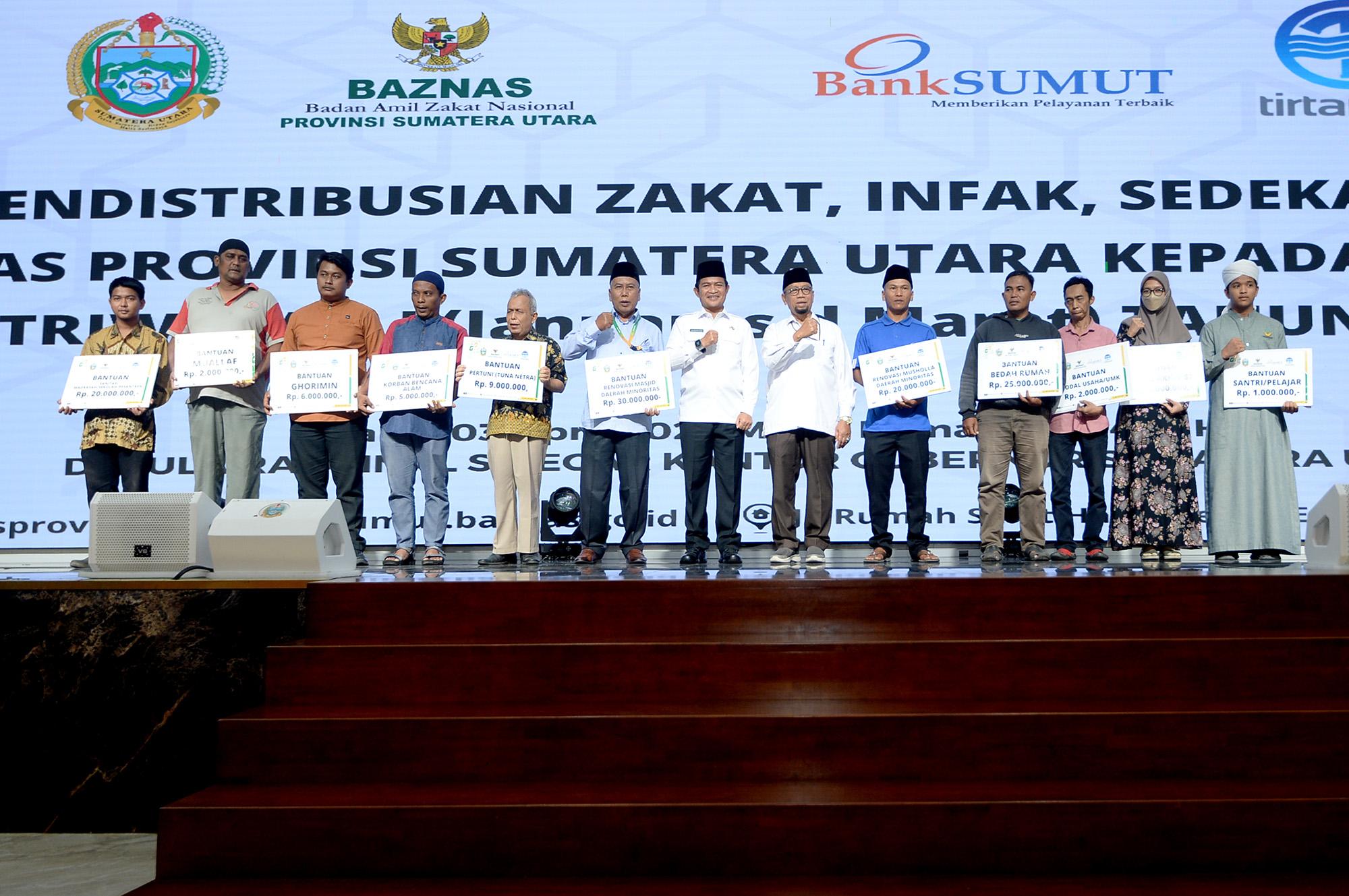 Pj-Gubernur-Sumut-Serahkan-Zakat.jpg