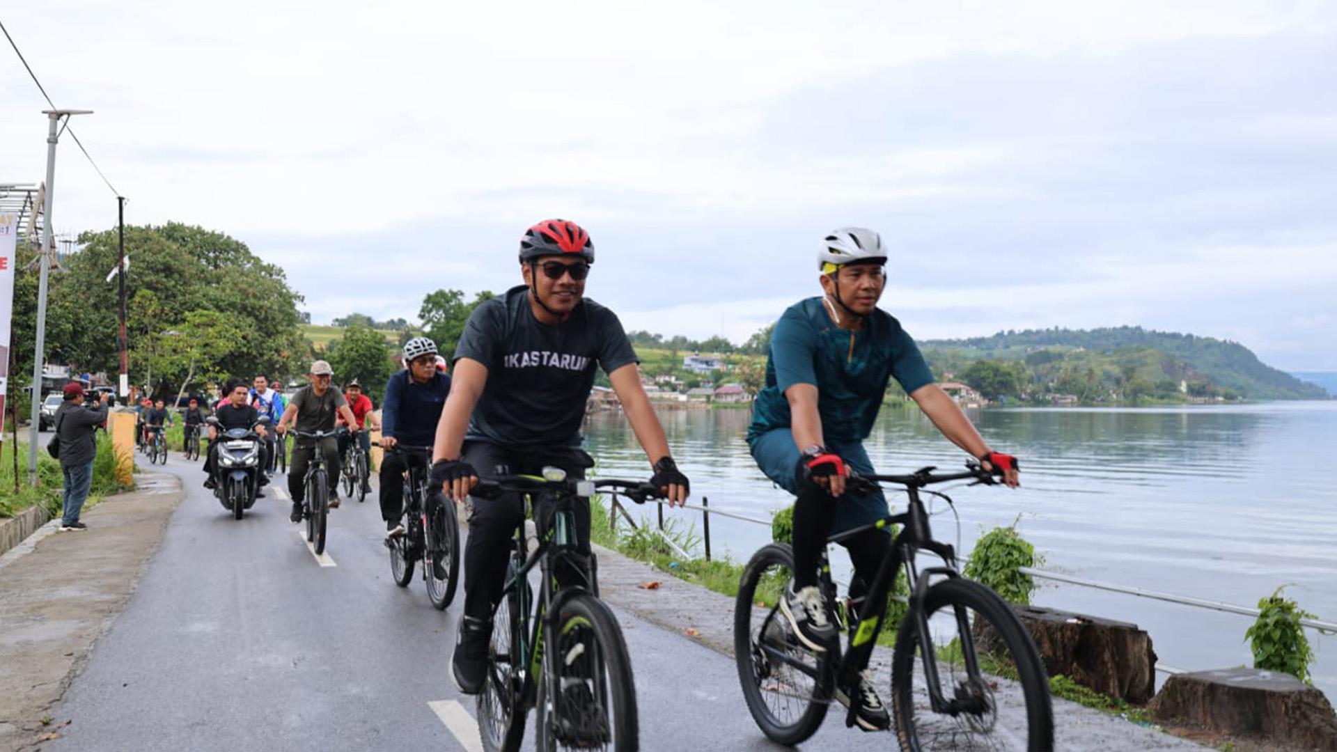 Pjs-Bupati-Toba-dan-Forkopimda-Gowes-Bersama-Pastikan-Situasi-Kondusif-Jelang-Pilkada-2024.jpg