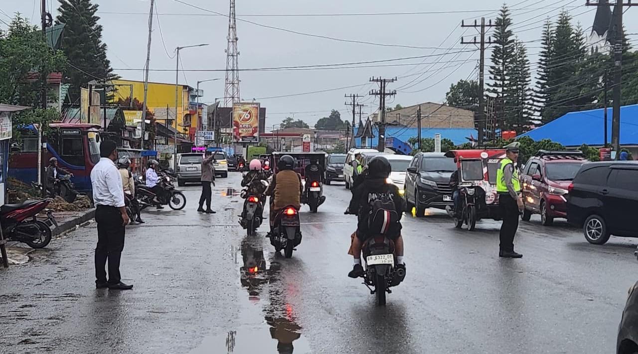 Polres Humbahas Laksanakan Strong Point Pagi, Wujudkan Keamanan dan Kelancaran Aktivitas Masyarakat
