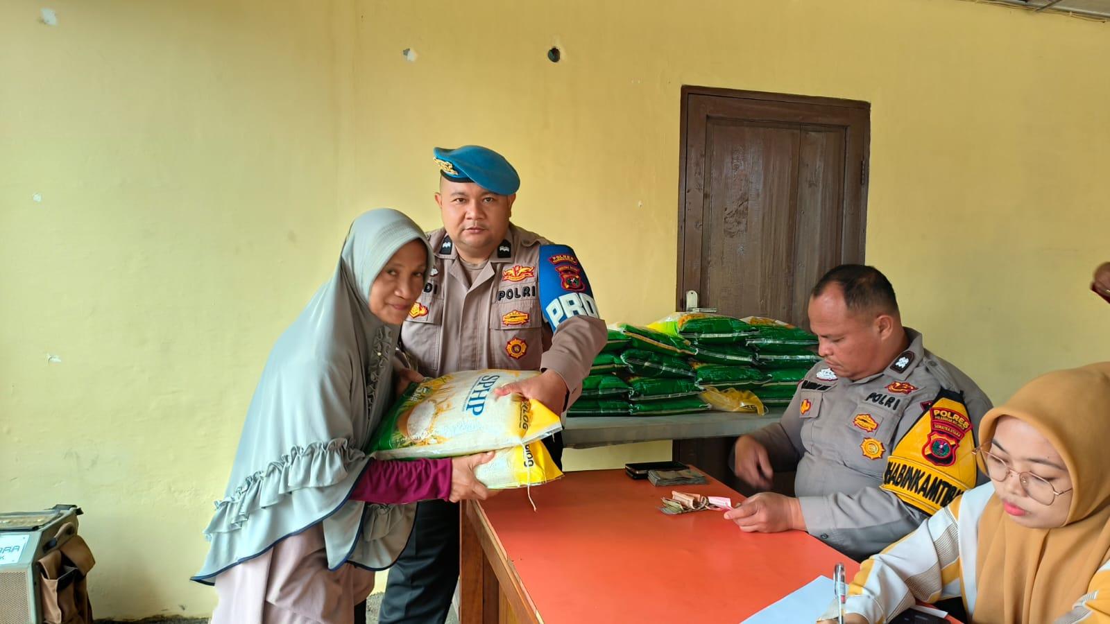 Polres Pelabuhan Belawan Gelar Gerakan Pangan Murah di Dua Lokasi