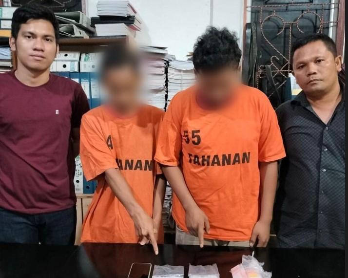 Polres-Simalungun-orang-pria-yang-masing-masing-berinisial-AV-18-dan-RA-16.jpg