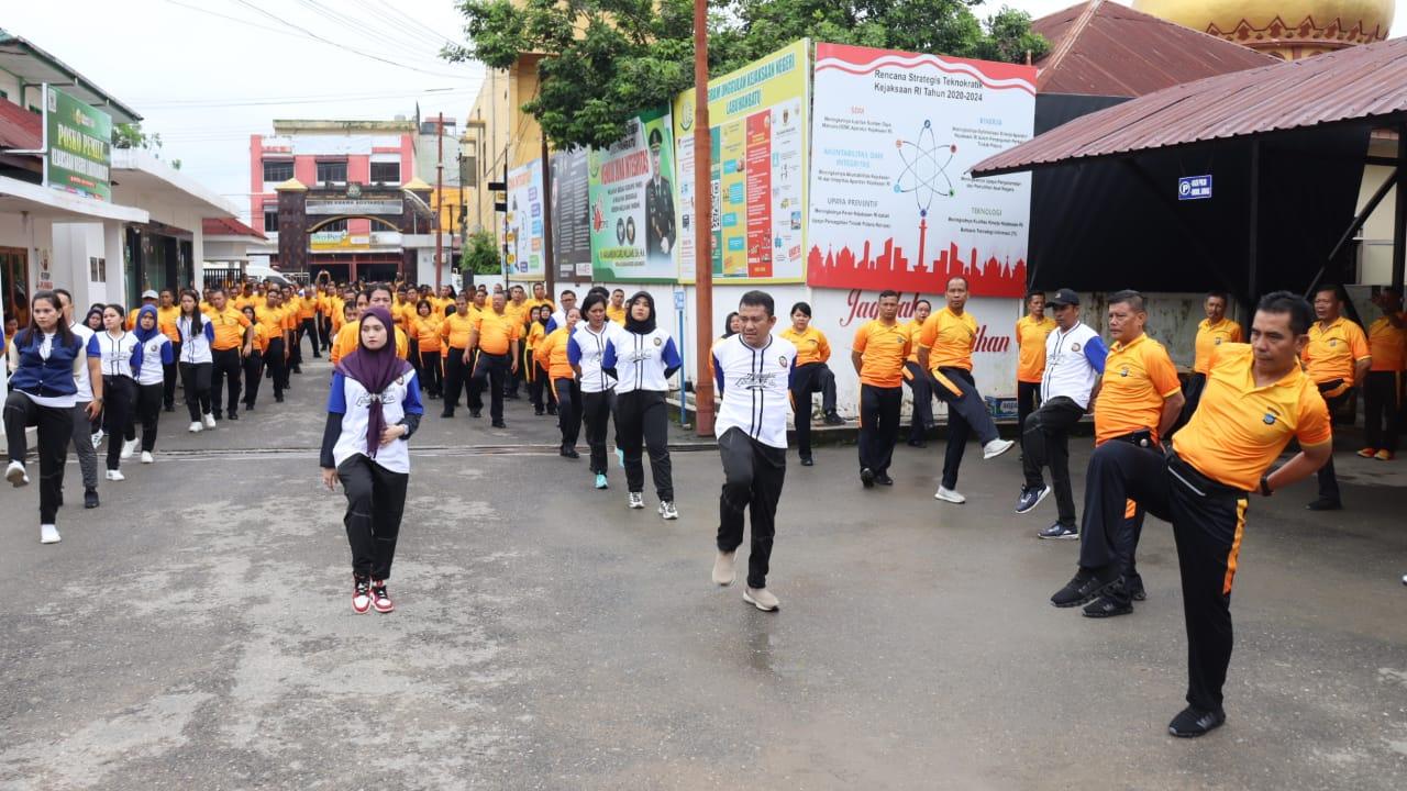 Polres-dan-Kejaksaan-Labuhanbatu-Gelar-Senam-Bersama.jpg