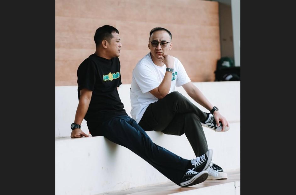 Presiden-PSMS-Medan-Fendi-Jonathan-kanan-bersama-manajer.jpg