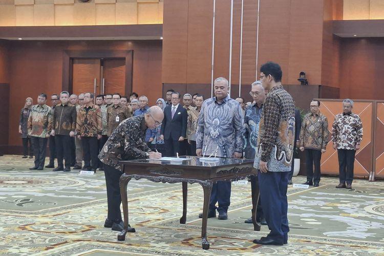 Purbaya-lantik-Robert-Leonard-Marbun-sebagai-Sekjen-Kemenkeu.jpg