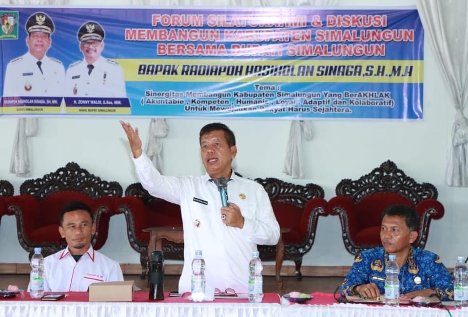 Radiapoh-Hasiholan-Sinaga-Bupati-Simalungun.jpg