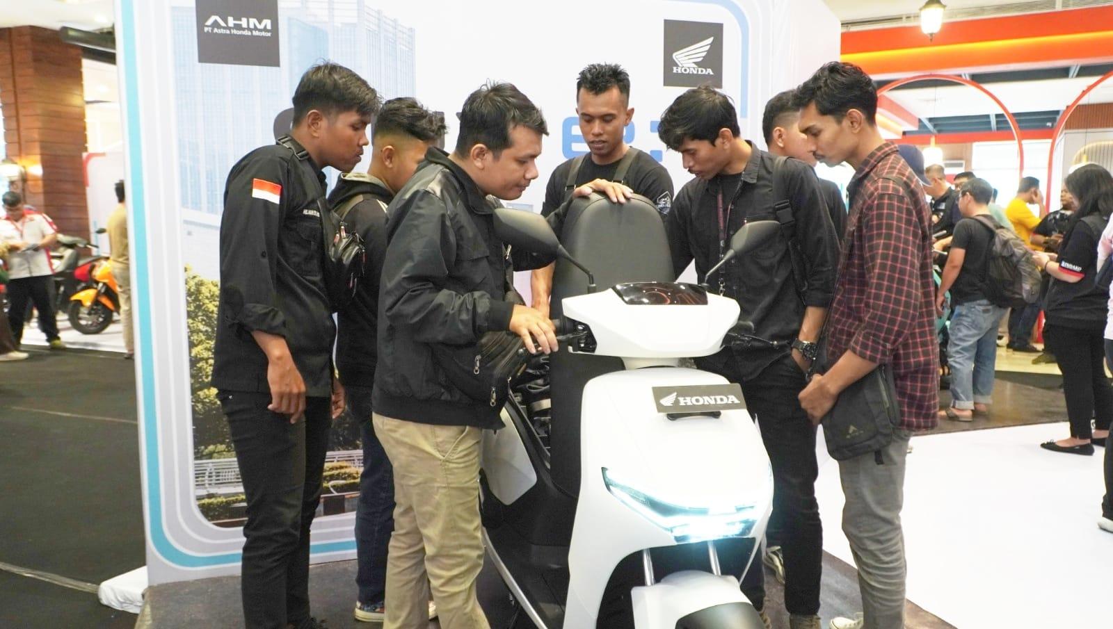 Ramah-Lingkungan-Sumut-Honda-Bikers-Bahagia-Sambut-Hadirnya-Honda-ICON-e-dan-Honda-CUV-e.jpg