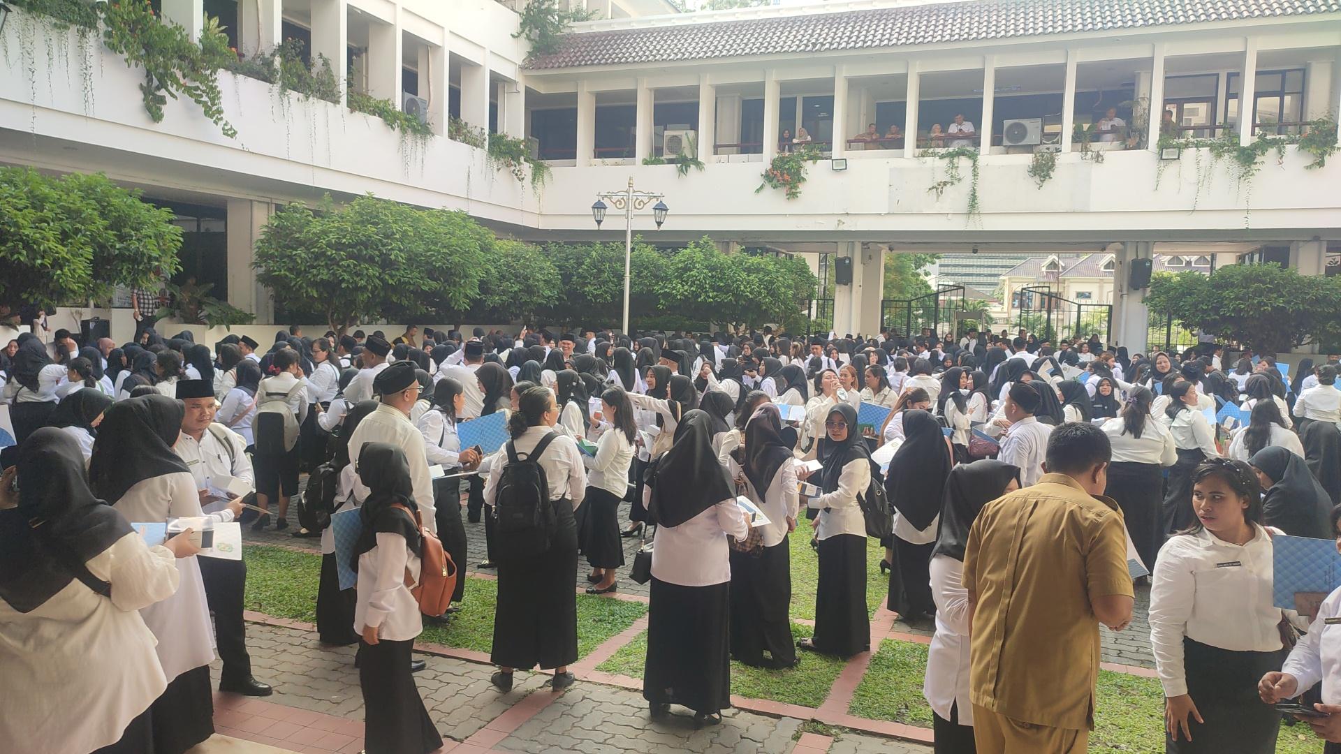 Ratusan-Pegawai-Pemerintah-dengan-Perjanjian-Kerja-PPPK.jpg