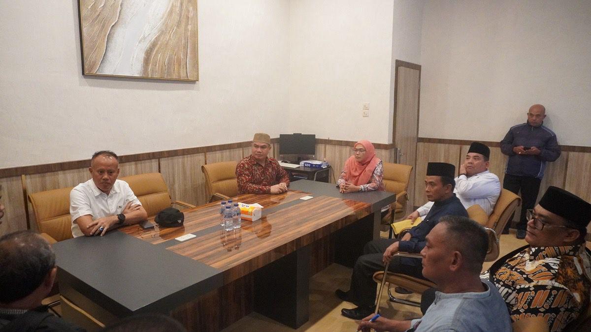 Rektor-UINSU-bersama-dengan-Rektor-UHN-dan-kepolisian.jpg
