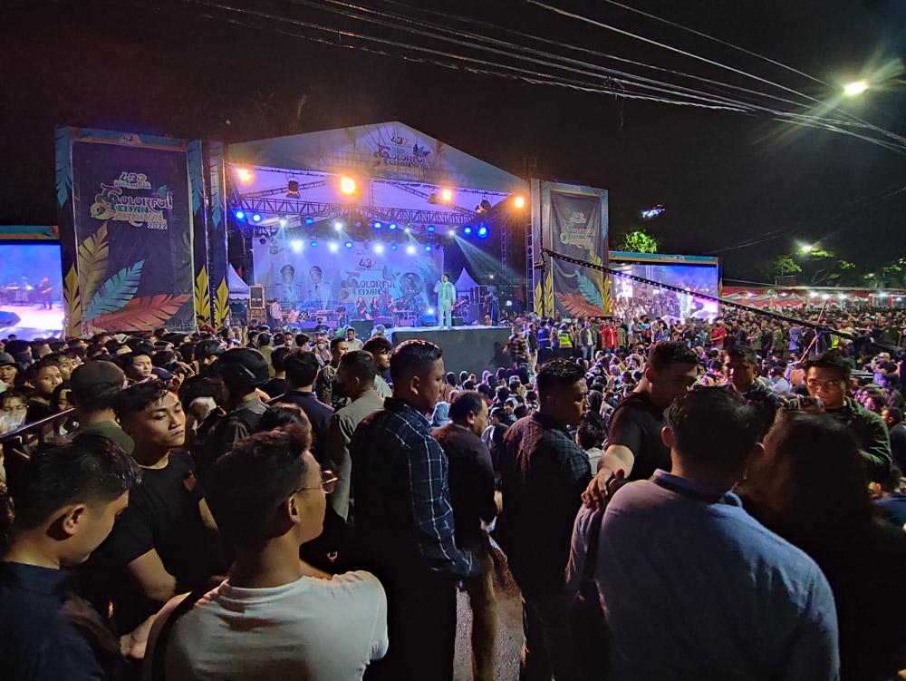 Ribuan-orang-memadati-Konser-Colorful-Medan-Carnival-2022.jpg