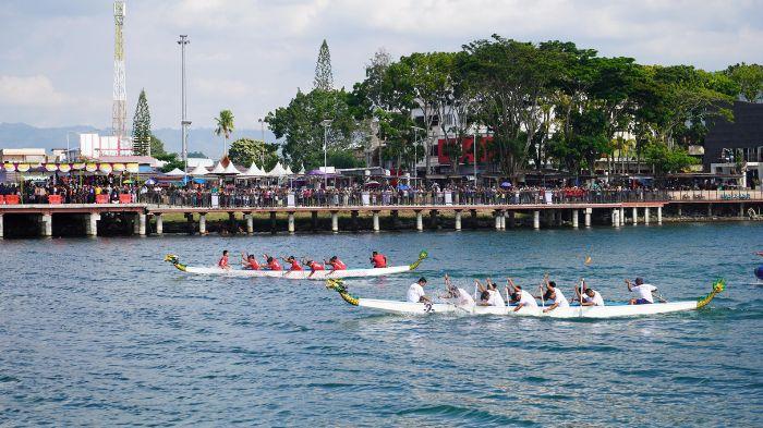 Riuh-Penonton-Padati-Venue-Balige-Lomba-Solu-Bolon-Paling-Menyita-Perhatian.jpg