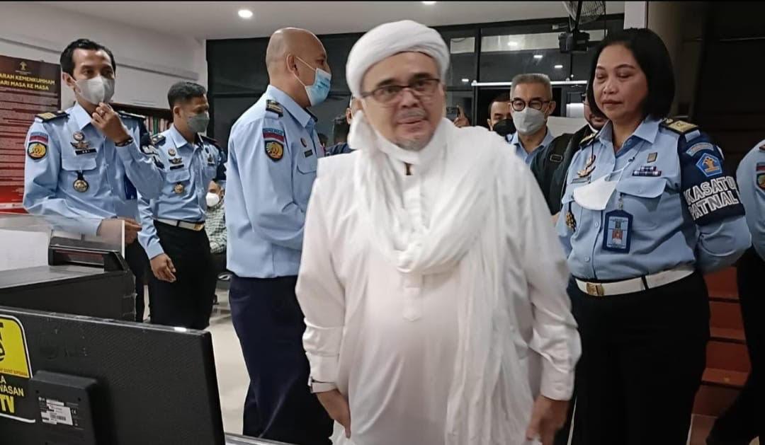Rizieq-Shihab-menjalani-program-pembebasan-bersyarat-Dikabarkan-bebas-hari-ini.jpg