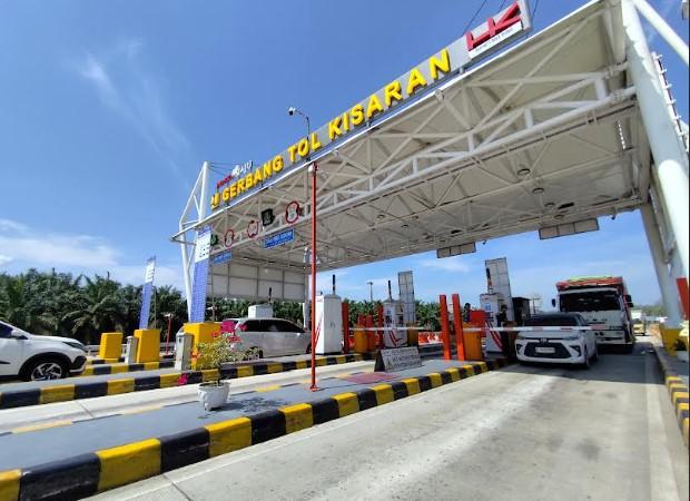 Ruas-gerbang-tol-Kisaran-mulai-dipadati-kendaraan-roda-empat-dan-bus_1.jpg