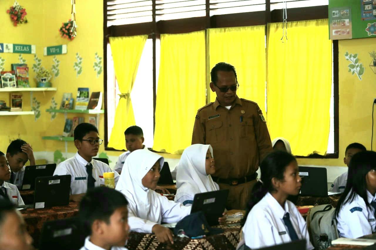 SMPN-1Salak-Jadi-Sekolah-Rujukan-Google.jpg