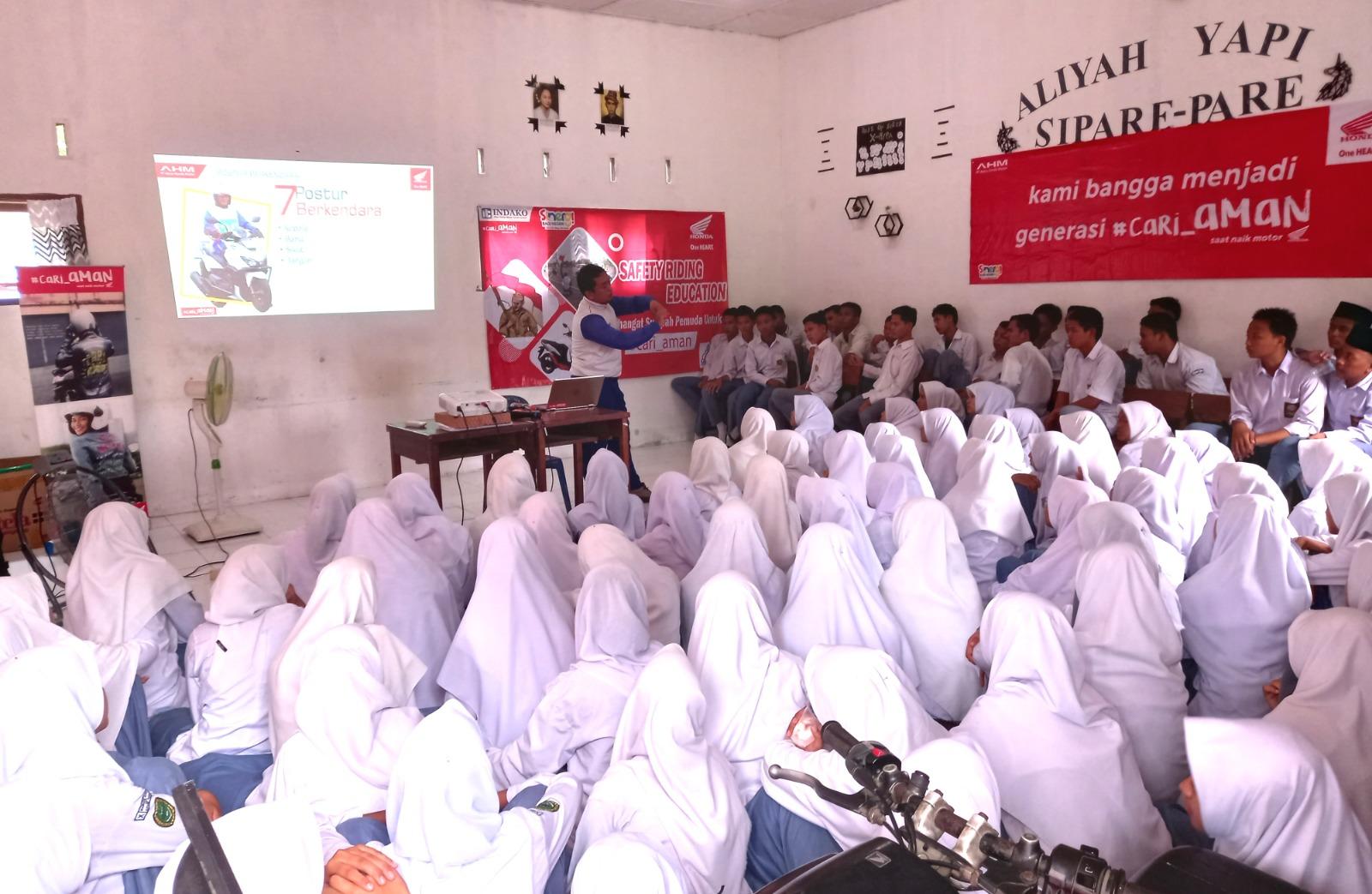 Safety-Riding-Education-for-School-Yayasan-Pendidikan-Islam-Madrasah-Aliyah-Yapi-Sipare-Pare.jpg