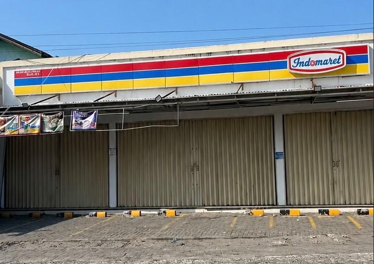 Sejumlah-gerai-Indomaret-di-Kota-Medan-tampak-tutup-selama-libur-nasional111.jpg