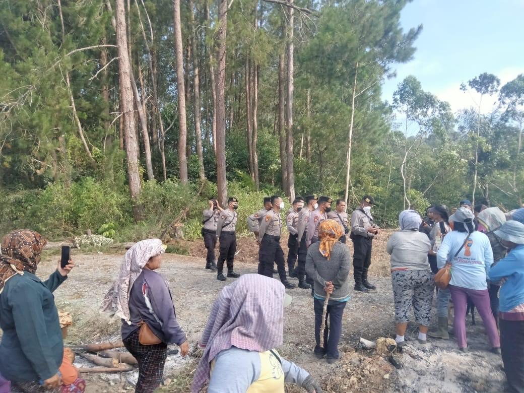 Masyarakat Adat Sihaporas Hampir Terlibat Bentrok dengan Polisi, Buntut Konflik dengan PT TPL