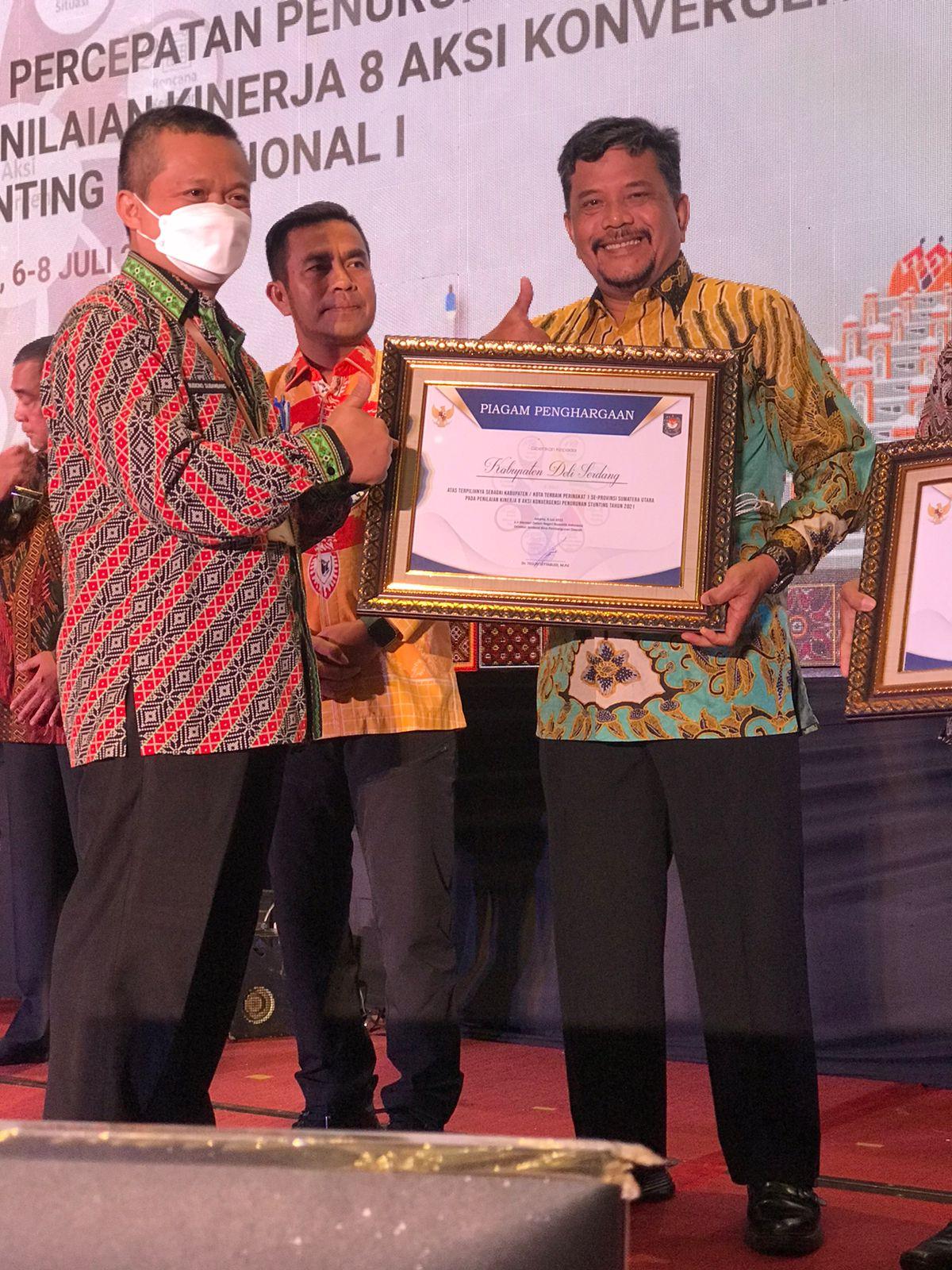 Sekda-Deliserdang-Penghargaan.jpg