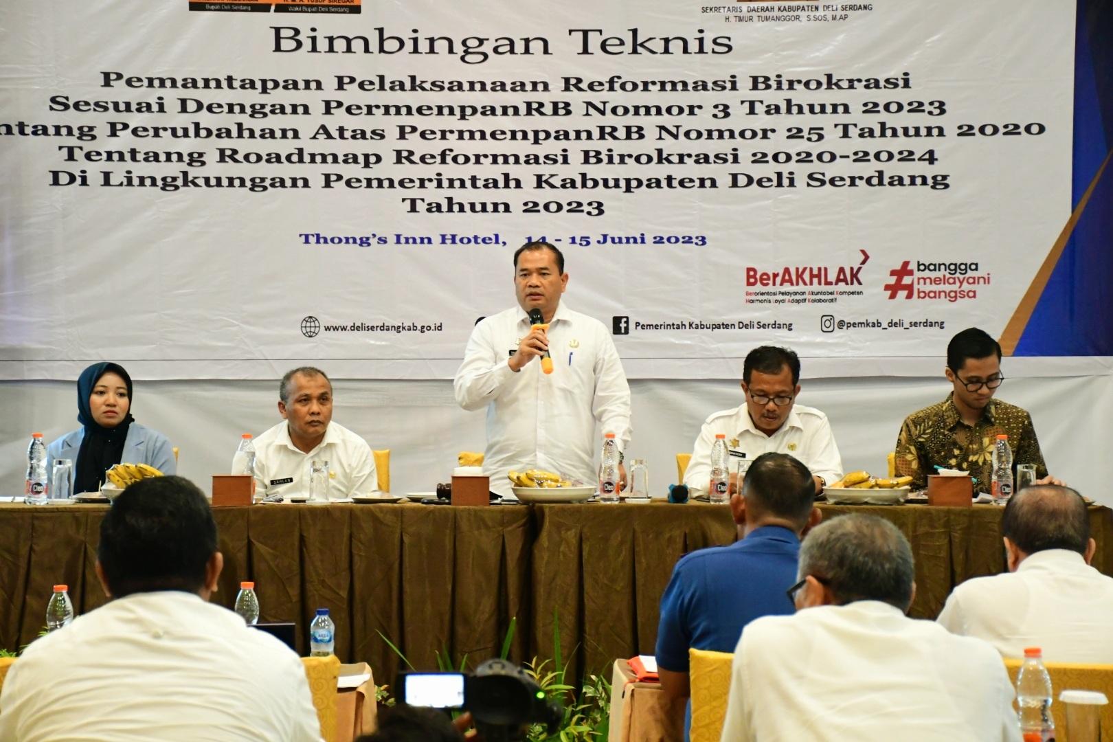 Sekda-Timur-Buka-Bimtek.jpg