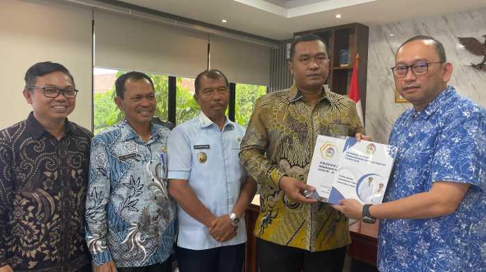 Sekjen-Kemensos-Apresiasi-Keseriusan-Bupati-Toba-Dirikan-Sekolah-Rakyat.jpg