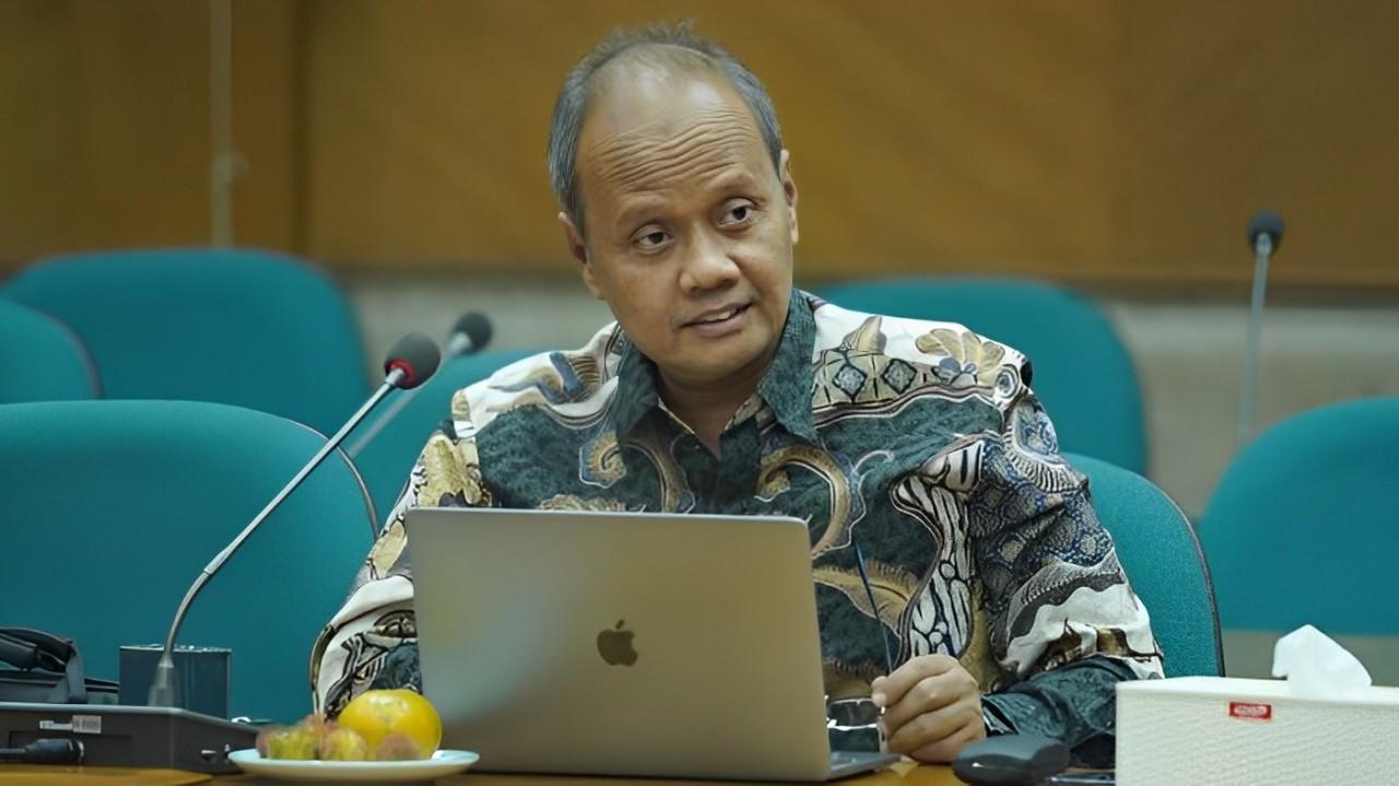 Porno 7 mitti va oq qor