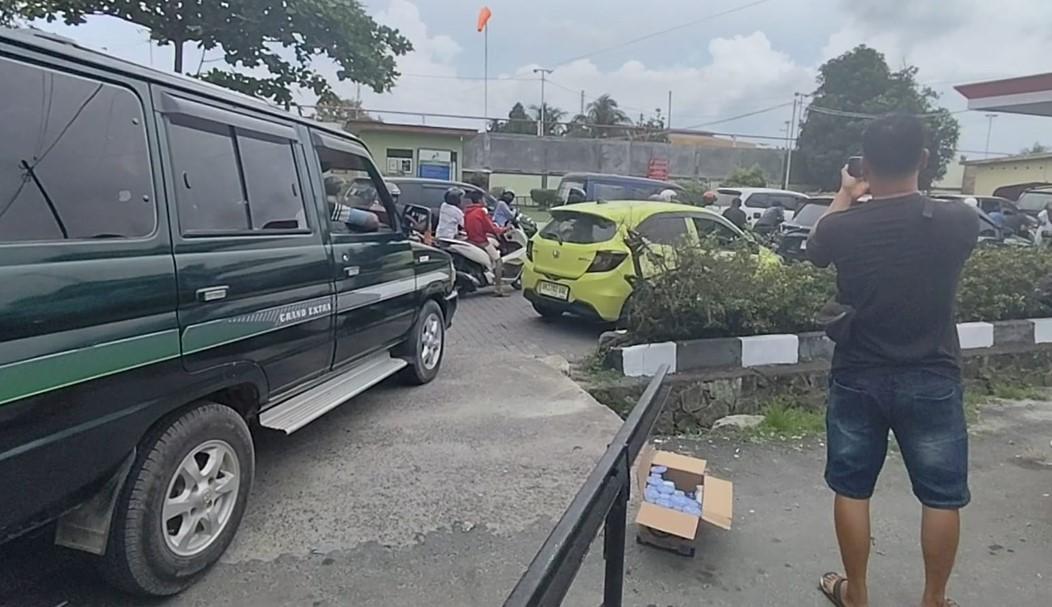 Warga Kisaran Mulai Mengantre BBM di Sejumlah SPBU, Polisi Turun untuk Mengawal