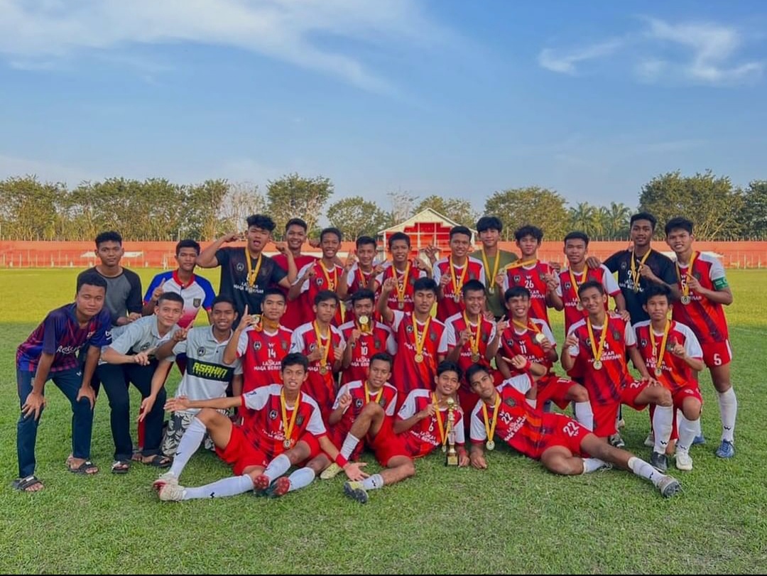 Skuat-PSSA-Asahan-U-17-usai-menjadi-kampiun-Piala-Soeratin.jpg