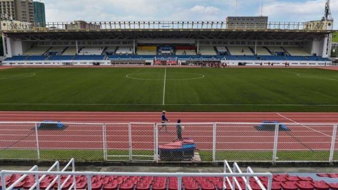 Stadion-filipina-rumput-sintetis.jpg