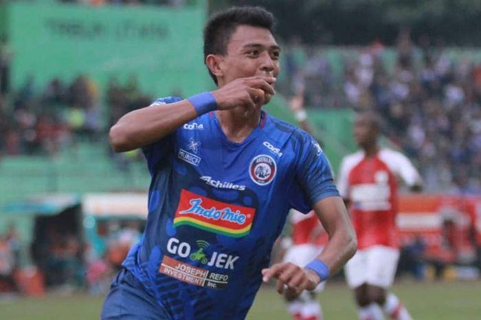 Striker-Arema-FC-Dedik-Setiawan.jpg