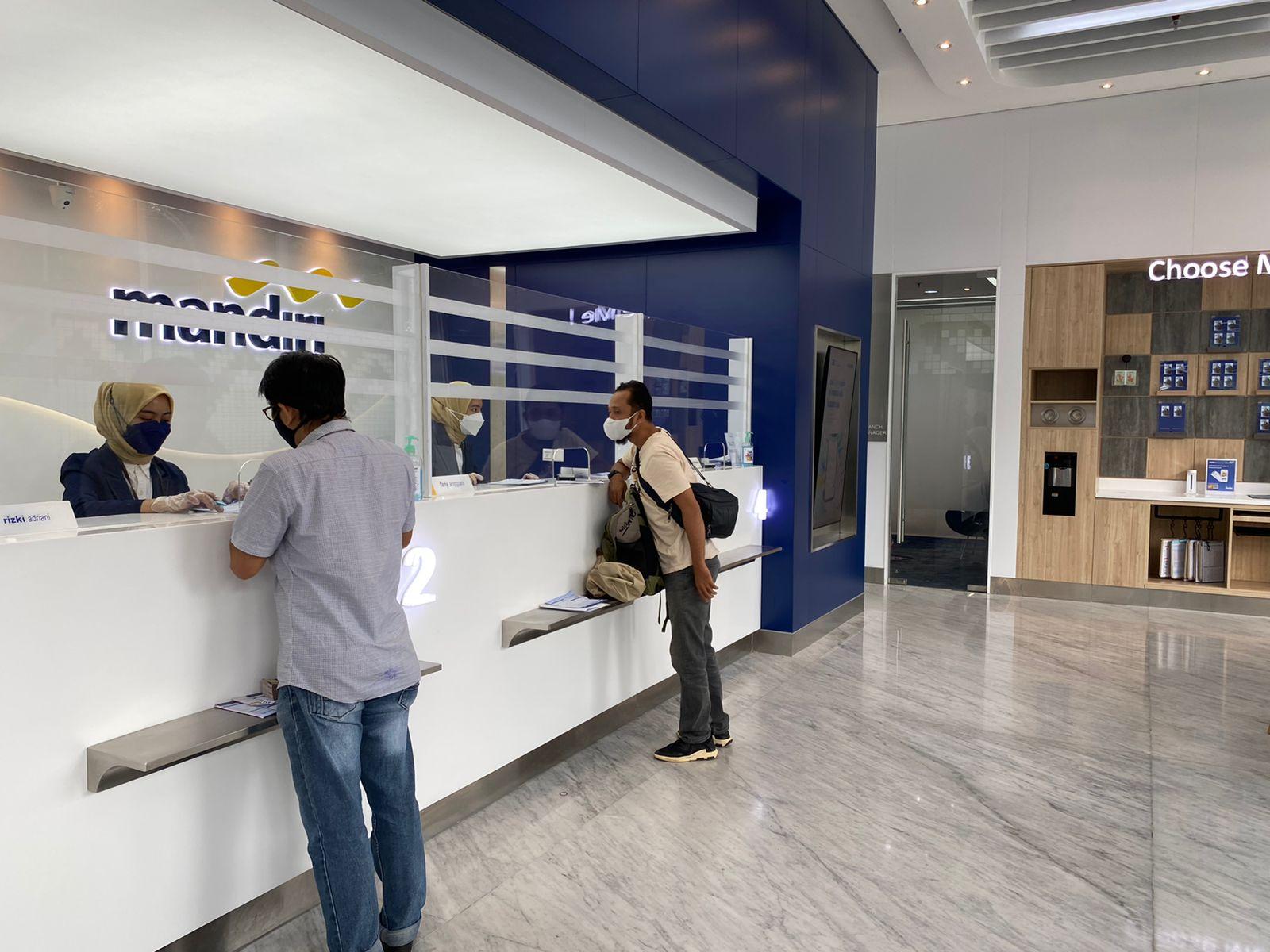 Suasana-Bank-Mandiri-sas.jpg