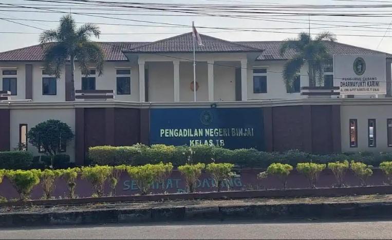 Suasana-depan-kantor-Pengadilan-Negeri-Binjai_3-Hakim-dilaporkan-ke-Mahkamah-Agung_.jpg