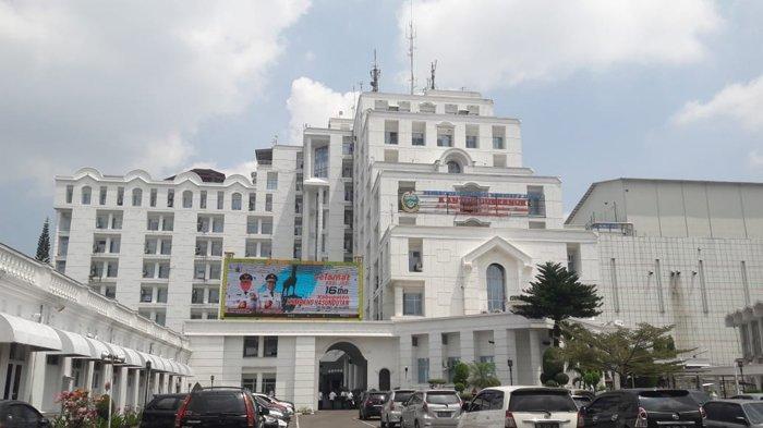 Suasana-di-Kantor-Gubernur-Sumut.jpg