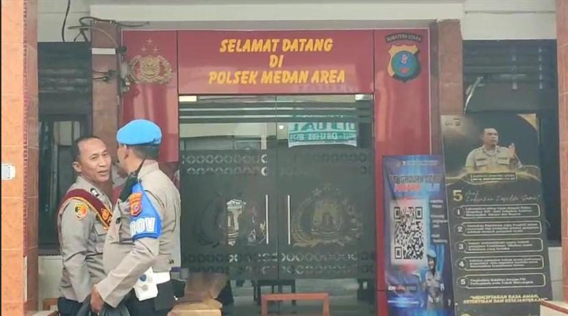 Suasana-di-Polsek-Medan-Area-yang-menangani-pencurian-2-sepeda-motor.jpg