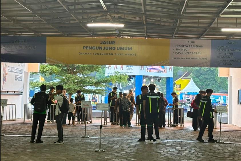 Harga Tiket Masuk dan Makanan Mahal, Menonton Konser Satu-satunya Alasan Datang ke PRSU - Tribun-medan.com