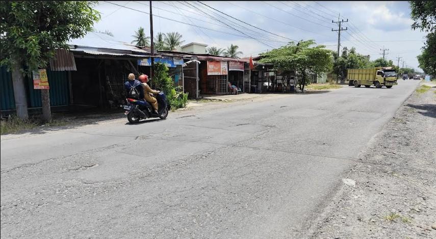 Suasana-jalan-yang-menghubungkan-Kabupaten-Langkat-Kota-Binjai_1.jpg