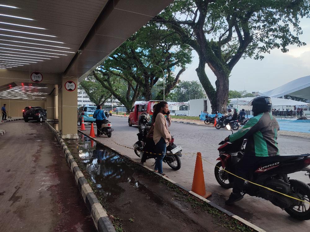 Suasana-kawasan-Lapangan-Merdeka-Medan-banyak-dikunjungi-warga_1.jpg