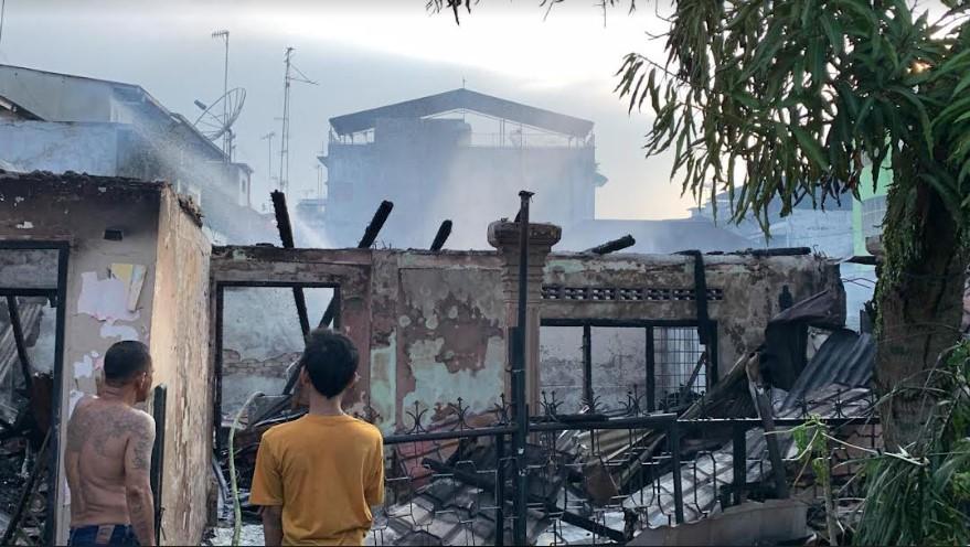 Kebakaran Pemukiman Padat Penduduk di Jalan Mahkamah, Warga Sempat Panik Lihat Api Membesar