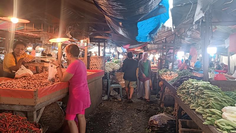 Suasana-pedagang-di-Pasar-Tradisional-Kampung-Lalang-Medan-f.jpg